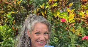 How to Wear Gray Hair Without Looking Old How to Wear Gray Hair Without Looking Old