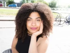 How Much Hair Is Cut Off in a Trim and Signs You Need a Trim